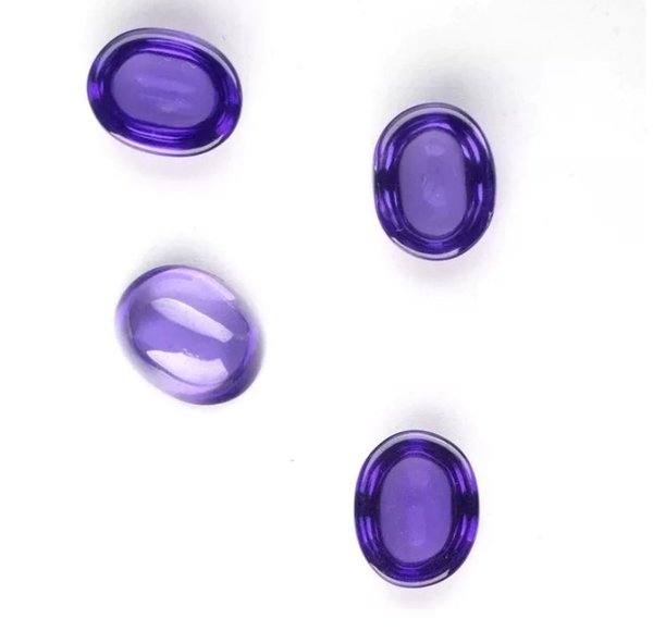 Synthetische cabochon Violet. 5*7 mm